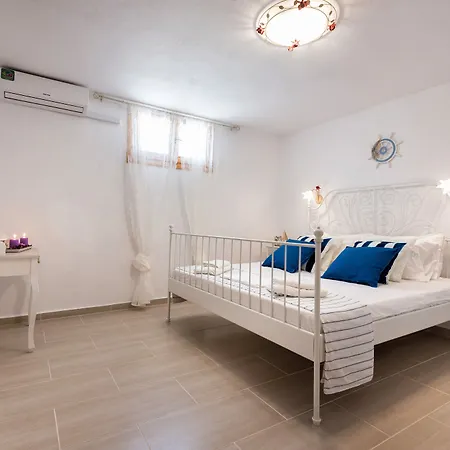 Affittacamere Ktima Zantidi 3*